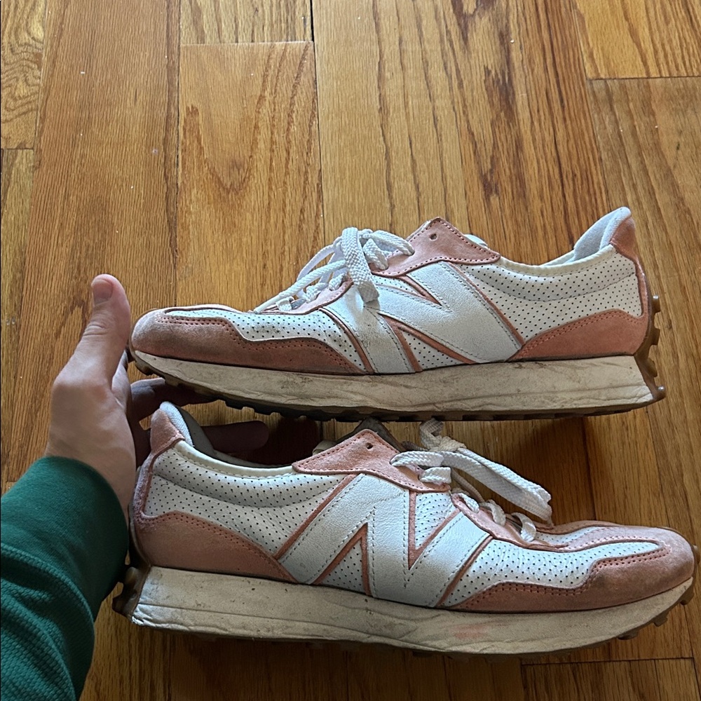 New Balance 327 size US 11.5M